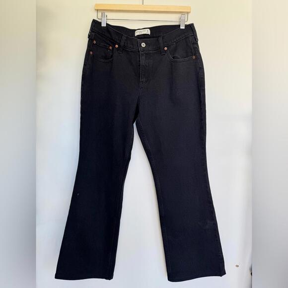 Abercrombie & Fitch Low Rise Boot Cut Jean - Picture 4 of 9